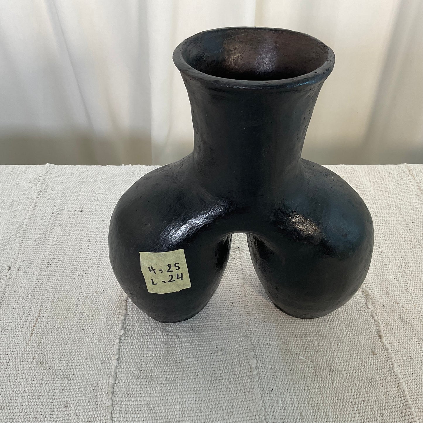 Coco fesse vase ceramic 25cm #01