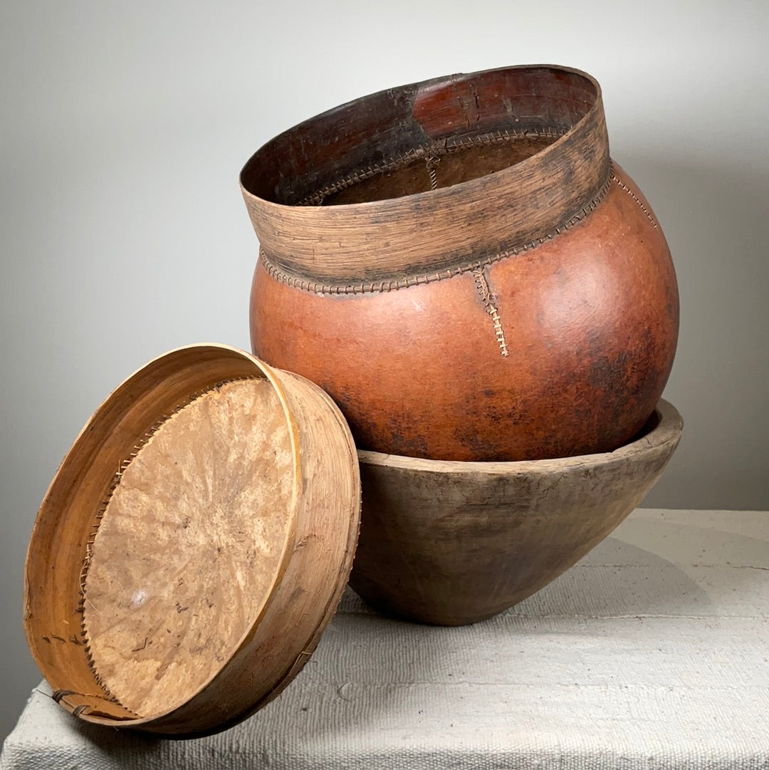 String Calabash Vintage calabash with bowl in wood #01 | GHANA – Ineza African Interior Art
