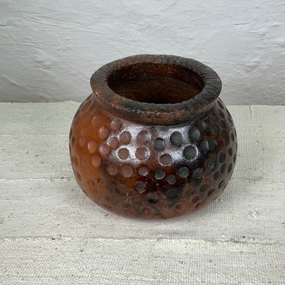 Vase model C dotted #01 | IVORY COASTDESCRIPTION
This is a ceramic vase that is handmade and baked in a traditional wood fired oven by a wonderful family of artisans in Ivory Coast.
 

COUNTRY OF ORIGINVase modelIneza African Interior Art