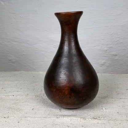 Vase model B Katiola #01 | IVORY COASTDESCRIPTION
This is a ceramic vase that is handmade and baked in a traditional wood fired oven in a small village in a small village in Ivory Coast.
 

COUNTRY OF ORVase modelIneza African Interior Art