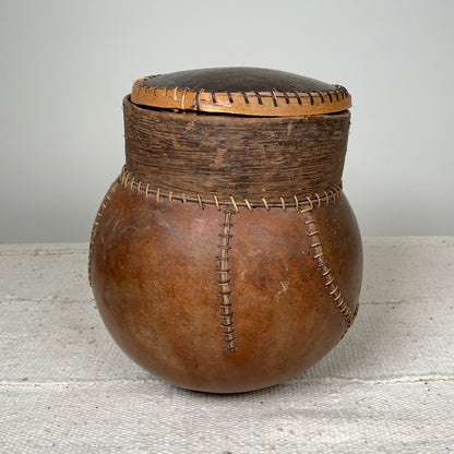 Vintage calabash with lid #01 | GHANA