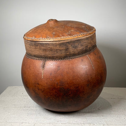 Vintage calabash with bowl in wood #01 | GHANA