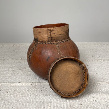 Vintage calabash with lid #02 | GHANA