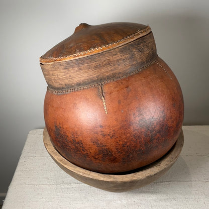 Vintage calabash with bowl in wood #01 | GHANA