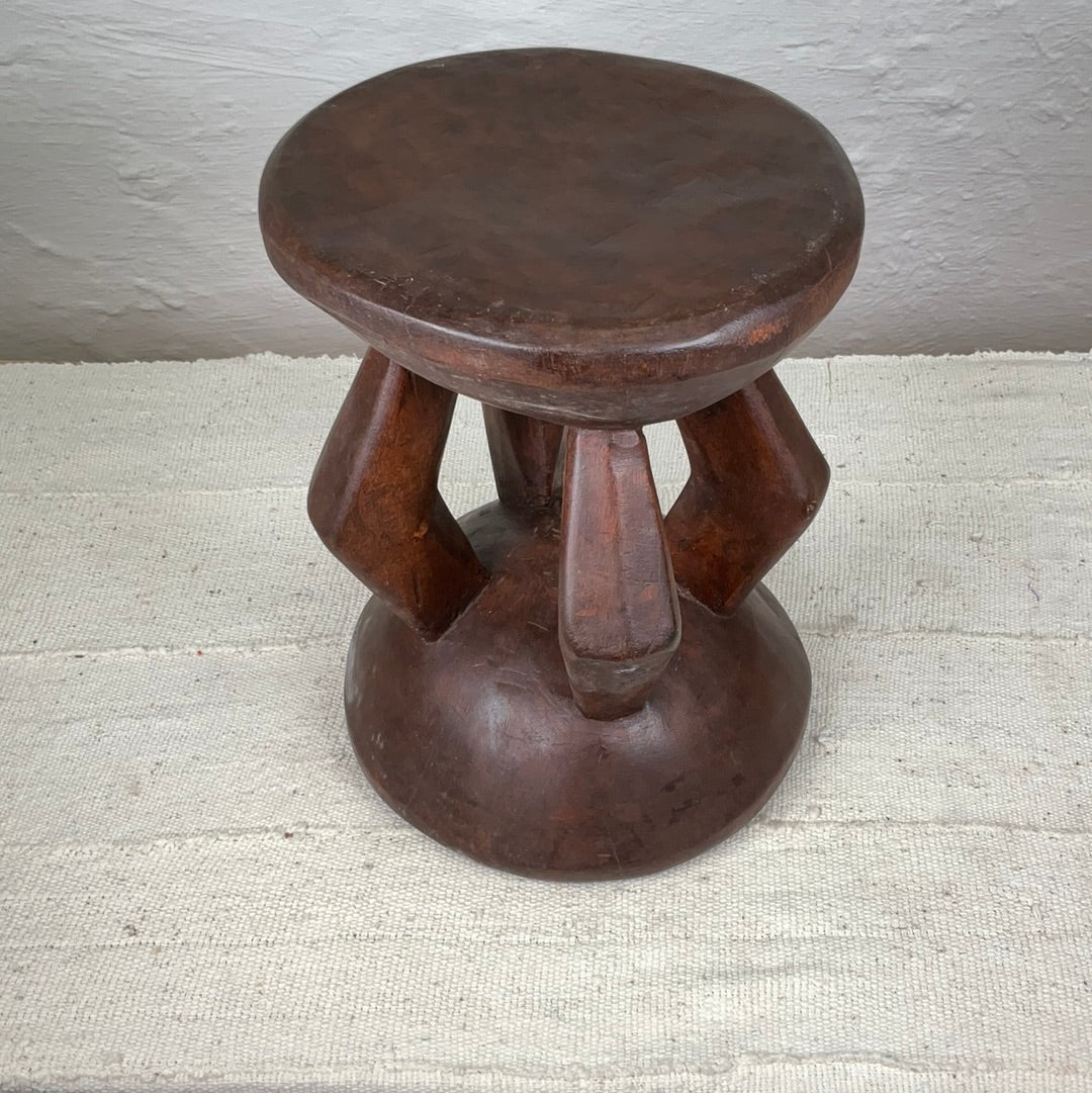 Dogon stool #01 | MALIDESCRIPTION
This Dogon stool is native to Mali and crafted from a single piece of indigenous wood, featuring four classic "elbow" feet.

DIMENSIONS




 Height
30 cmDogon stool #01Ineza African Interior Art