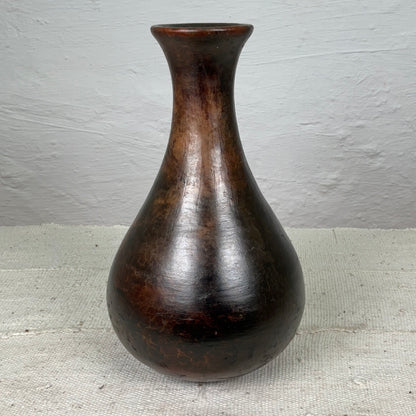 Vase model B Katiola #02 | IVORY COASTDESCRIPTION
This is a ceramic vase that is handmade and baked in a traditional wood fired oven in a small village in a small village in Ivory Coast.
 

COUNTRY OF ORVase modelIneza African Interior Art