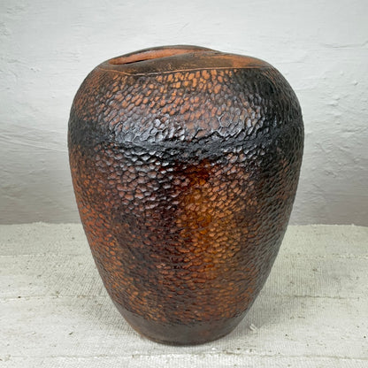 Vase Model A brushed #01 | IVORY COASTDESCRIPTION
This is a ceramic vase that is handmade and baked in a traditional wood fired oven by a wonderful family of artisans in a small village in a small villagVase ModelIneza African Interior Art