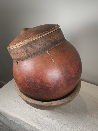 Vintage calabash with bowl in wood #01 | GHANA